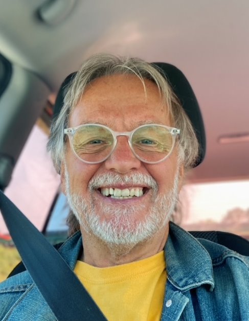 Jacques Doyon: Thérapeuthe en yoga du rire, rigolothérapie et méditation du rire